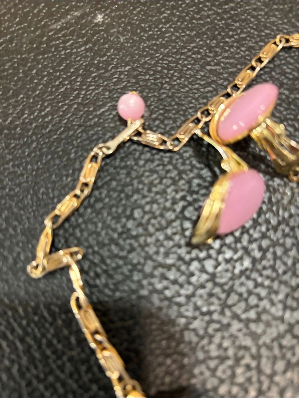 LISNER  1950 - 1960’s gold‑Tone Pink Cabochon Necklace and Earring Set